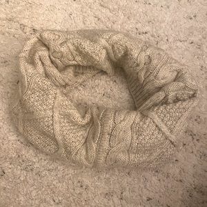 Banana Republic Cable Knit Circle Scarf in Oatmeal Heather